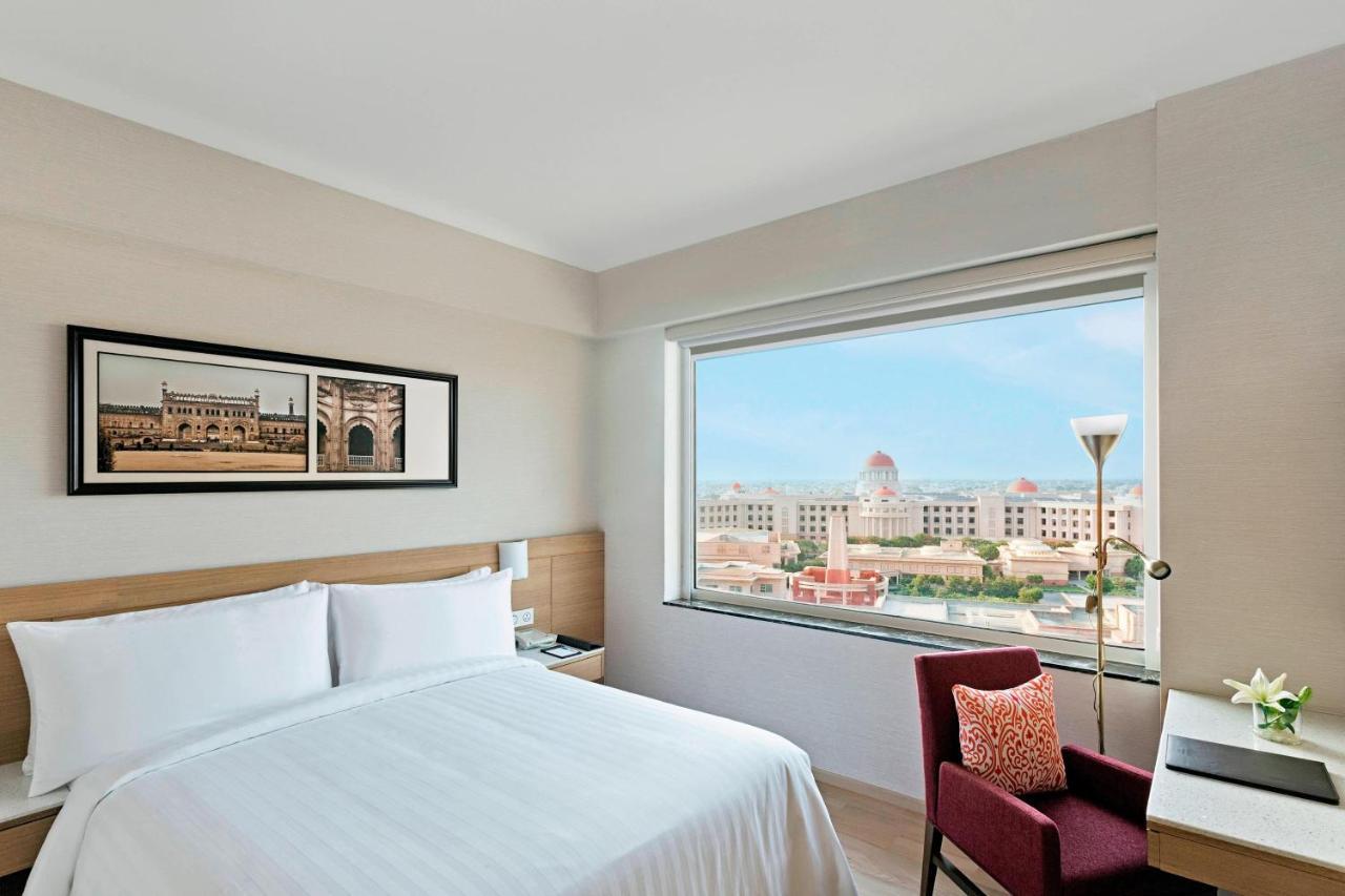 Hotel Fairfield By Marriott Lucknow Extérieur photo