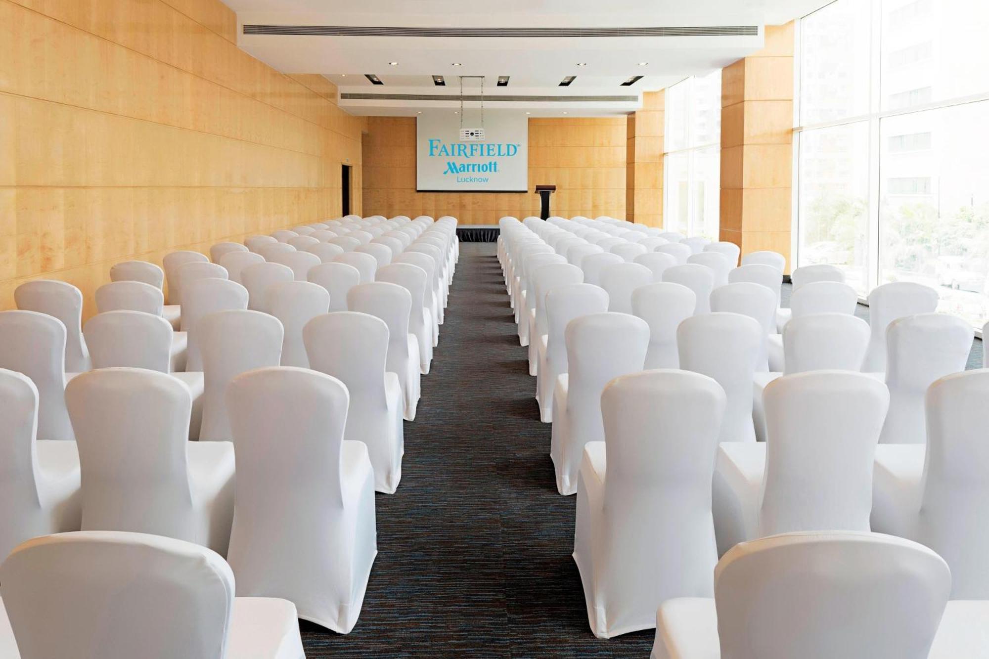 Hotel Fairfield By Marriott Lucknow Extérieur photo