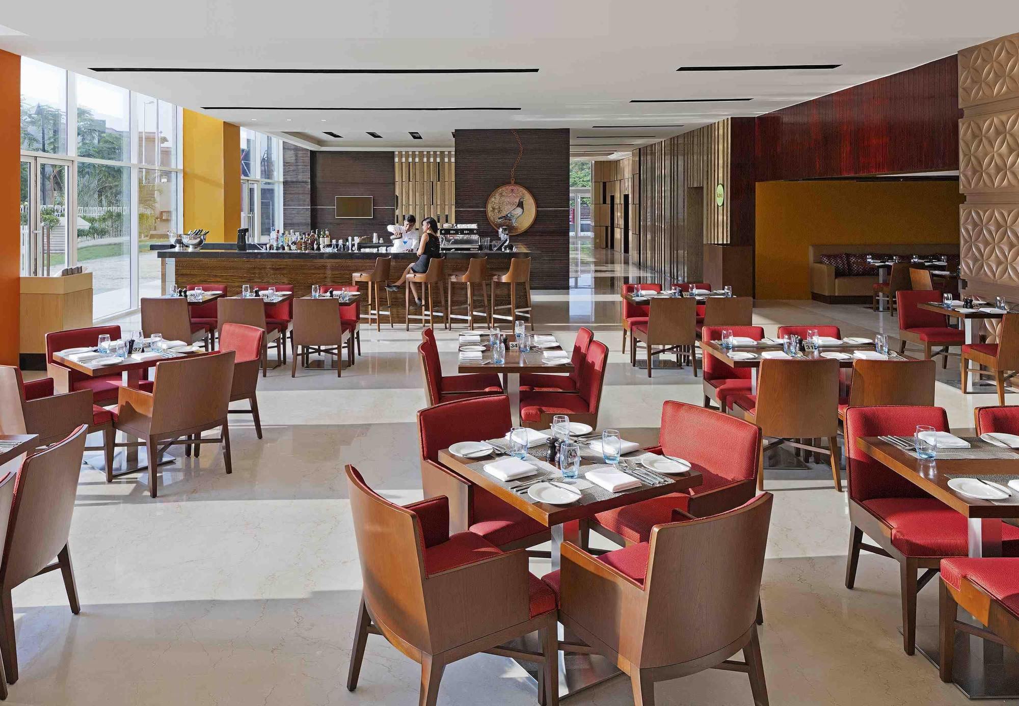 Hotel Fairfield By Marriott Lucknow Extérieur photo