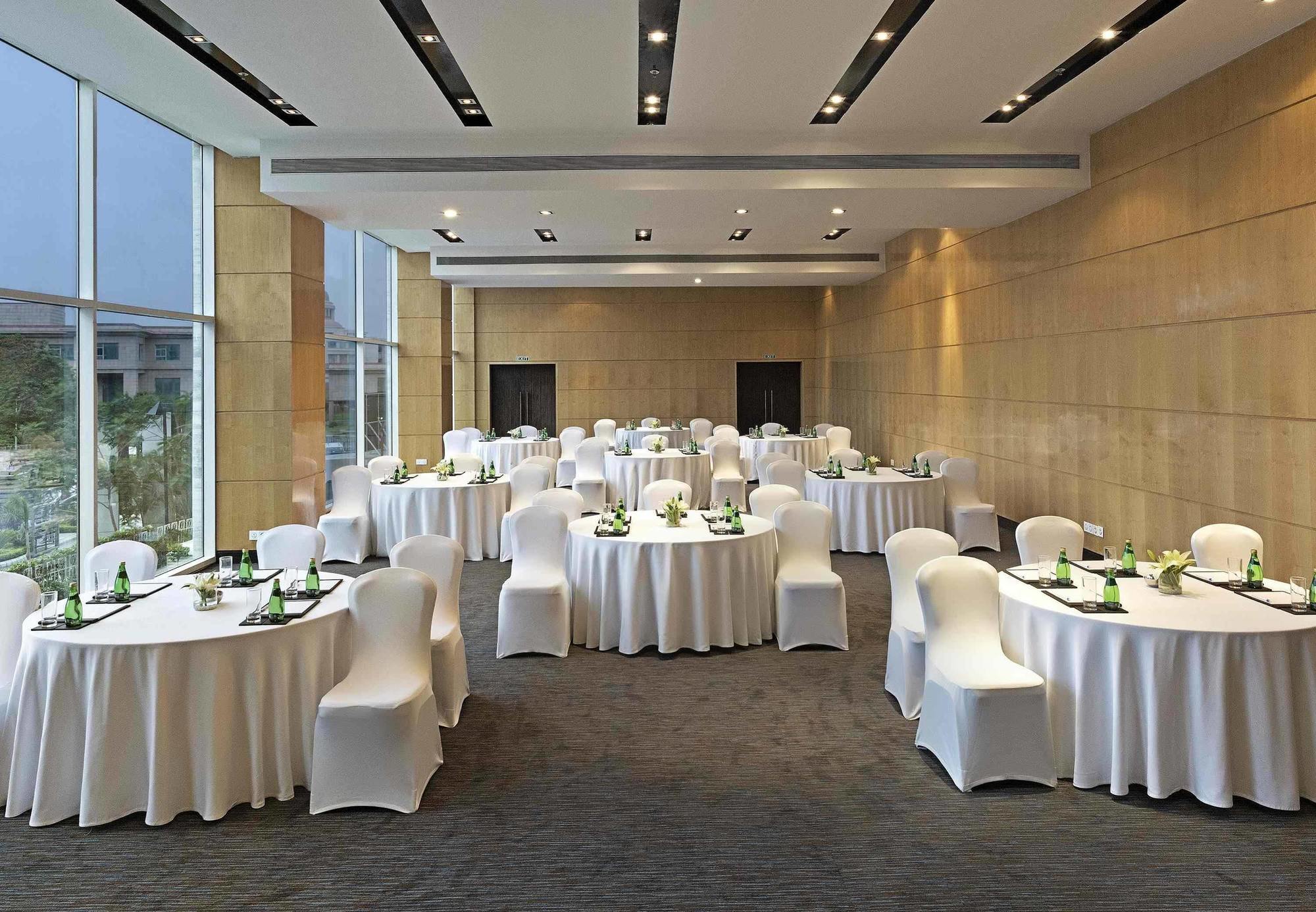 Hotel Fairfield By Marriott Lucknow Extérieur photo